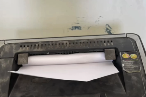 惠普打印机hp1108出纸口卡纸的解决方法