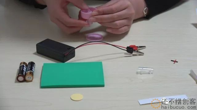 如何制作一个多彩光纤灯？