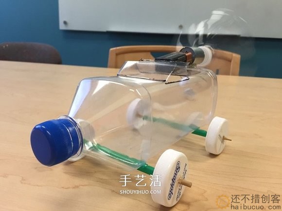 如何制作一个瓶子电动风力小车？用瓶子，瓶盖，马达，扇叶
